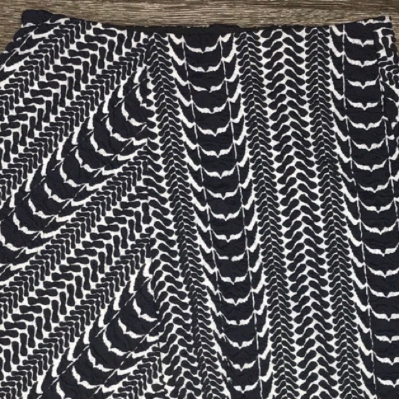 🖤ZARA TRAFALUC🖤TEXTURED A-LINE MINI SKIRT🖤 - Picture 6 of 6